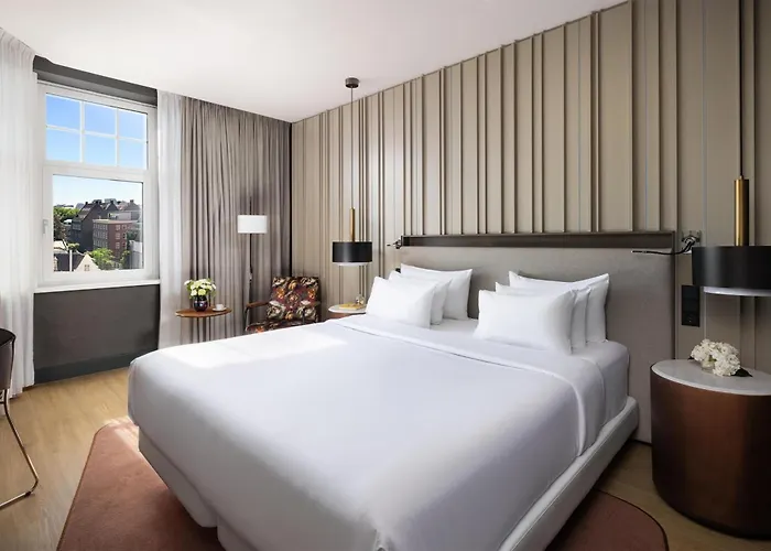 Nh Collection Flower Market Hotel