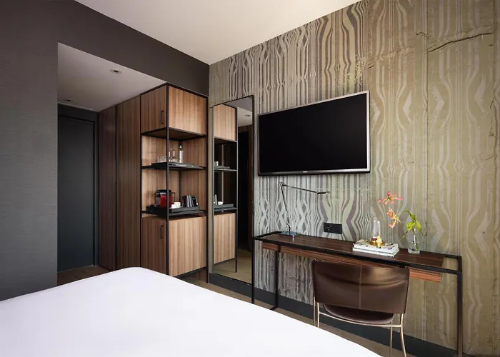 Nh Collection Flower Market